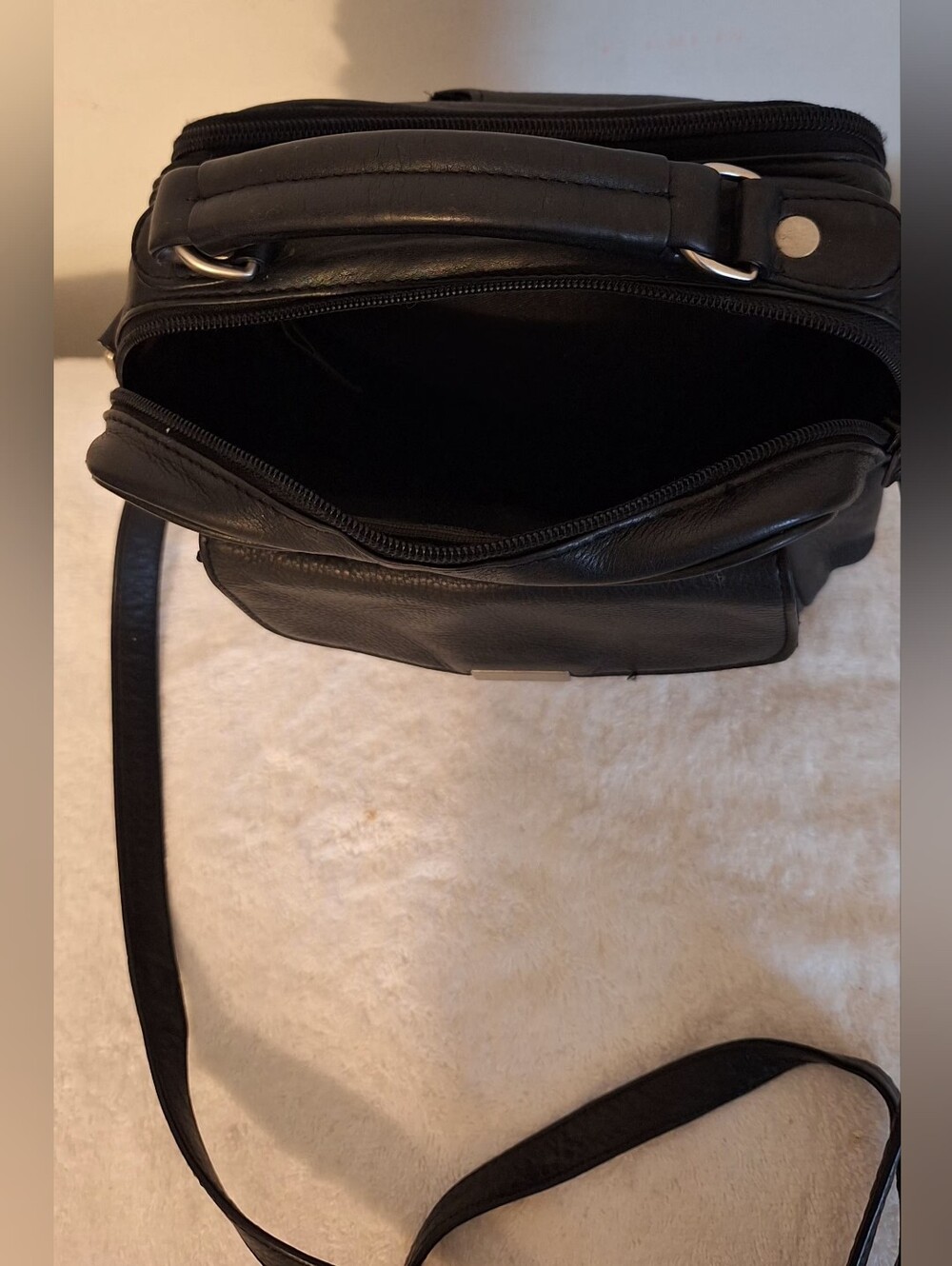 Wilsons Leather Black Leather Compact Messenger with Adjustable Strap - Picture 8 of 12